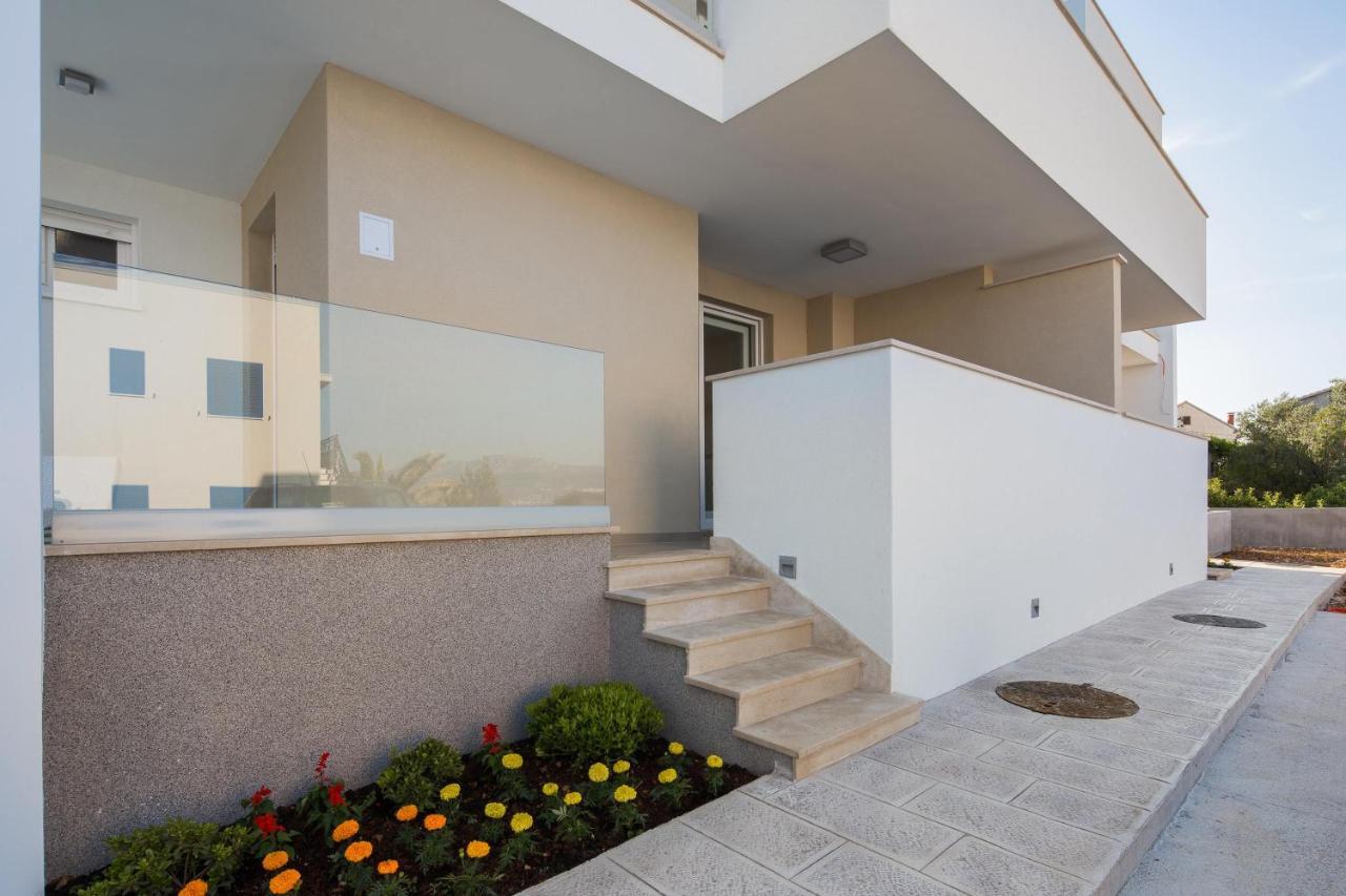 Apartments Alba 1 Slatine Exterior photo